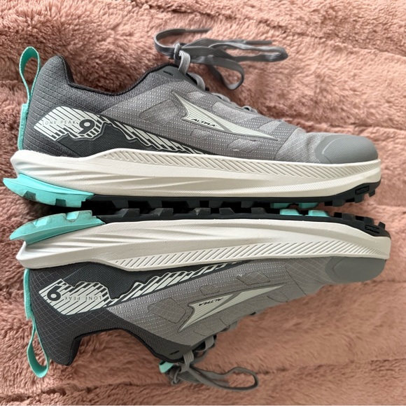 Altra Women's Gray Sneakers with Teal Accents - Picture 3 of 6
